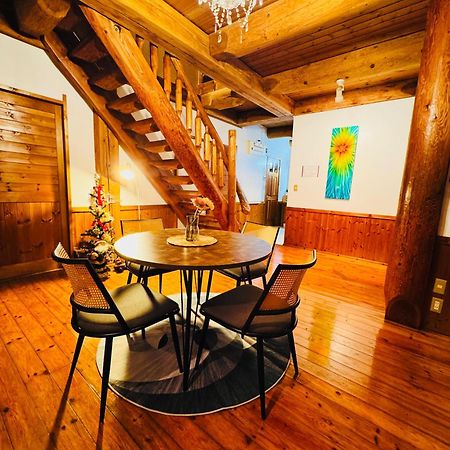 فندق Yufuin Log House No Yado Tom Sawyer المظهر الخارجي الصورة