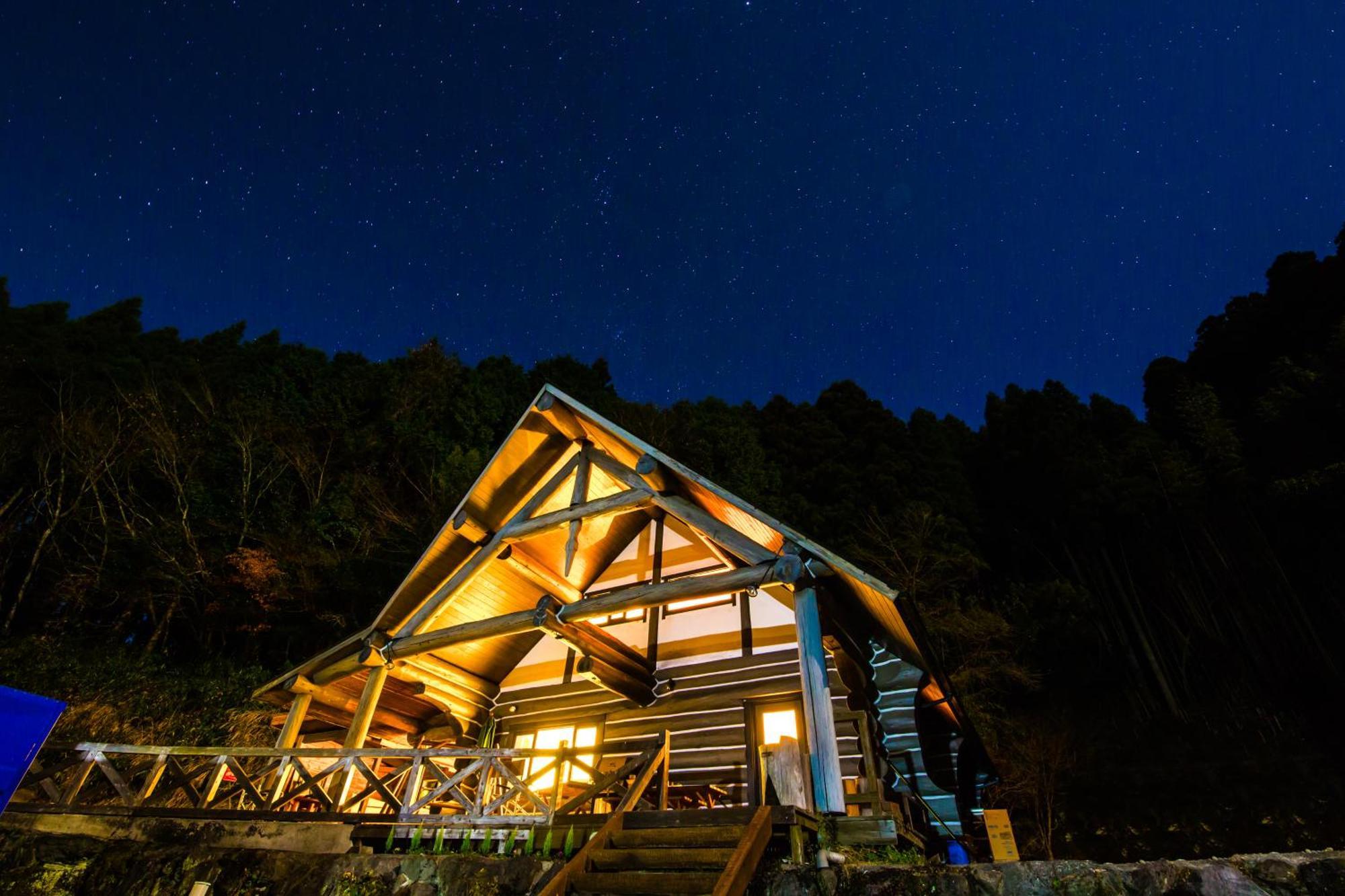 فندق Yufuin Log House No Yado Tom Sawyer المظهر الخارجي الصورة