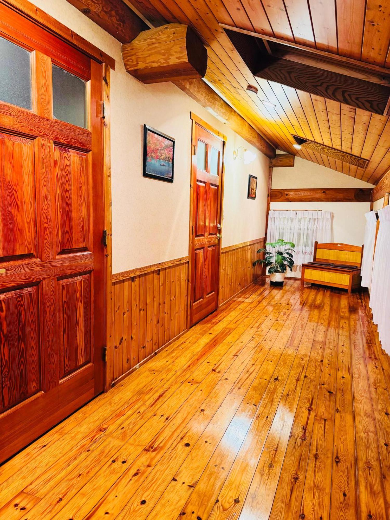 فندق Yufuin Log House No Yado Tom Sawyer المظهر الخارجي الصورة